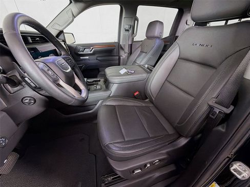 Used 2025 GMC Sierra 1500 Denali w/ Denali Reserve Package AWD/4WD image 11