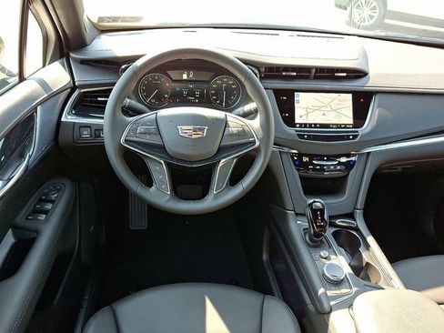 New 2025 Cadillac XT5 Premium Luxury image 7
