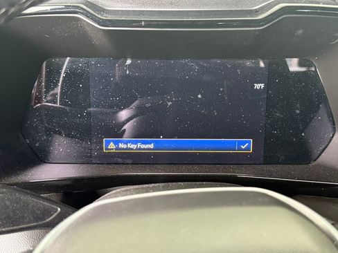 Used 2023 Chevrolet Colorado LT AWD/4WD image 10