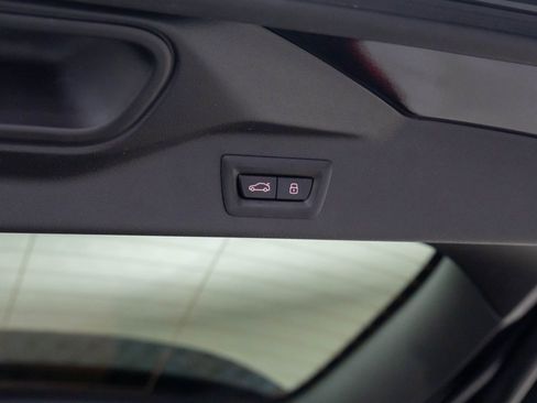 Certified 2024 BMW X7 xDrive40i w/ Executive Package image 35