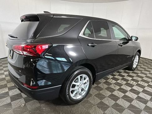 Used 2024 Chevrolet Equinox LT FWD image 2