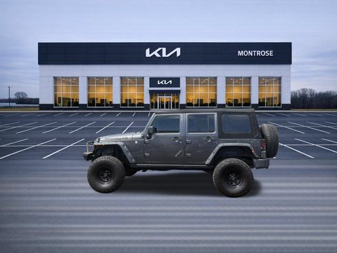 Used 2017 Jeep Wrangler Unlimited Sport AWD/4WD image 9
