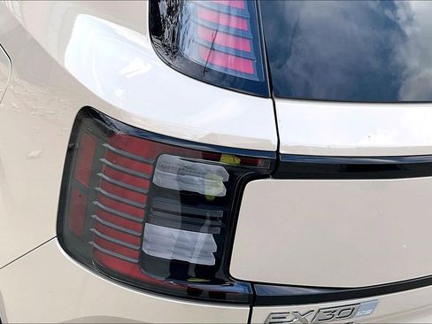 New 2026 Volvo EX30 Plus w/ Climate Package RWD image 43