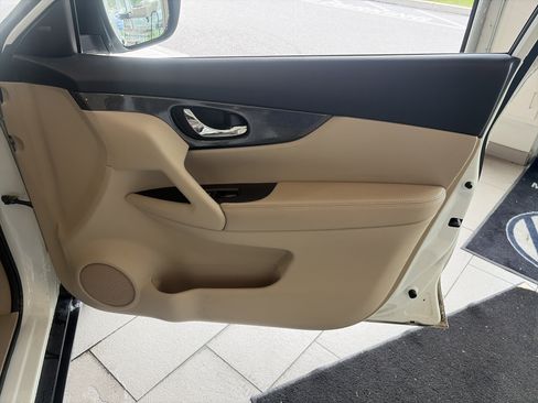 Used 2014 Nissan Rogue SL w/ SL Premium Package AWD/4WD image 26