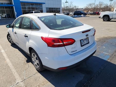 Used 2018 Ford Focus S image 3