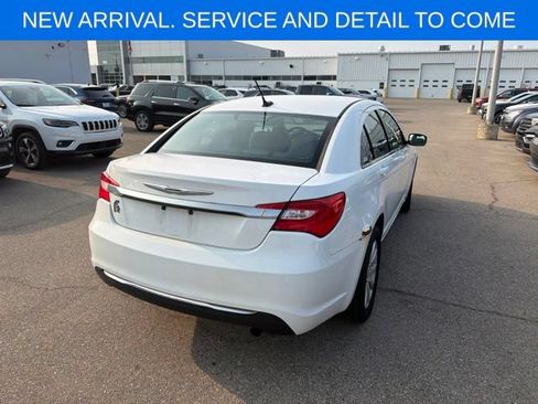 Used 2013 Chrysler 200 Touring FWD image 7