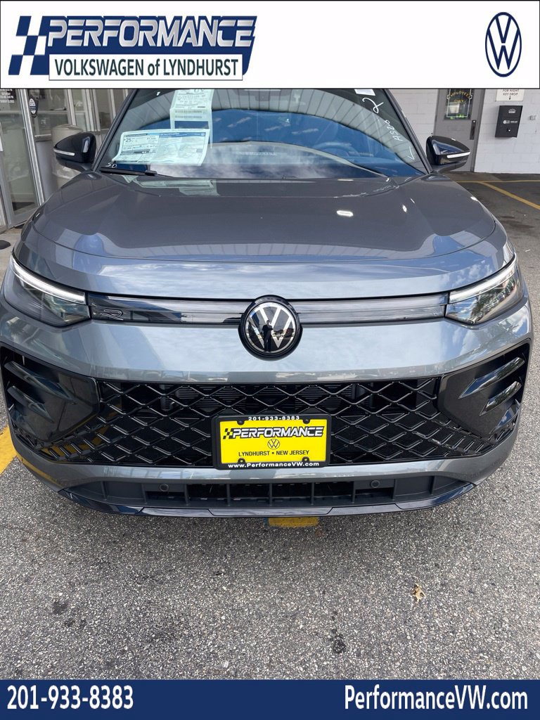 New 2026 Volkswagen Tiguan SE R-Line AWD/4WD image 1