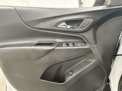 Used 2023 Chevrolet Equinox LT FWD image 12