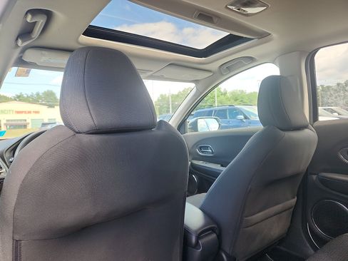 Used 2019 Honda HR-V EX image 25