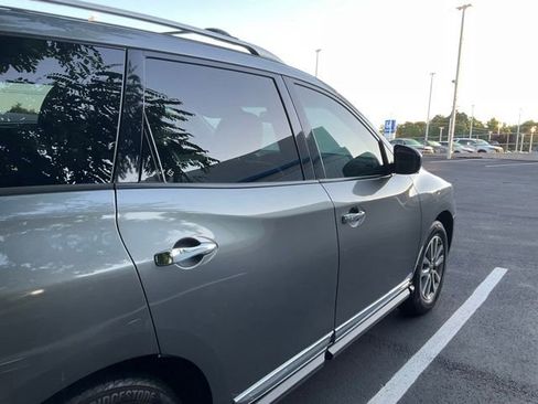 Used 2015 Nissan Pathfinder SL w/ SL Premium Package FWD image 5