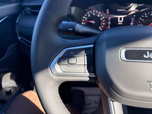 New 2026 Jeep Compass Latitude image 23