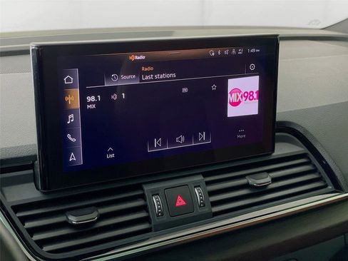 Used 2021 Audi Q5 Premium w/ Convenience Package image 17