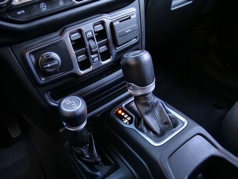 Used 2022 Jeep Wrangler Unlimited Sport image 16