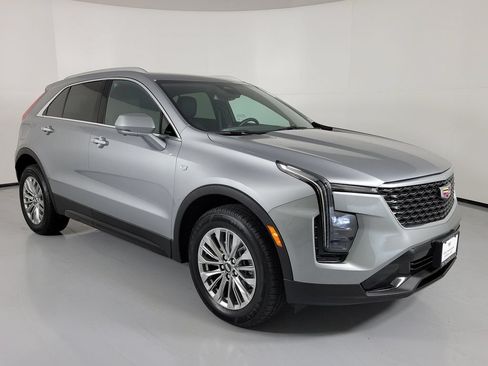 Used 2025 Cadillac XT4 Premium Luxury FWD image 1