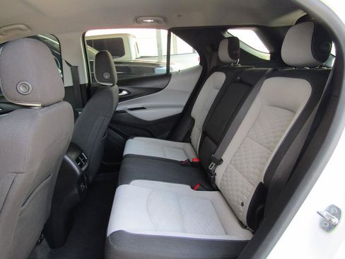 Used 2019 Chevrolet Equinox LS FWD image 9