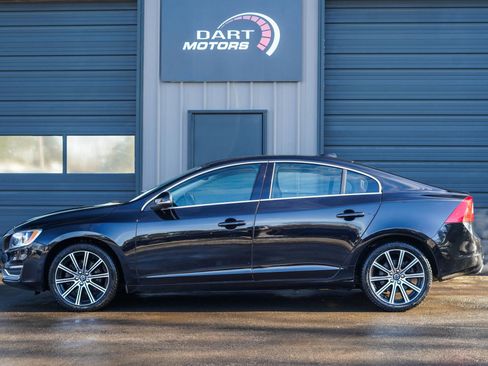 Used 2016 Volvo S60 T5 Premier image 4