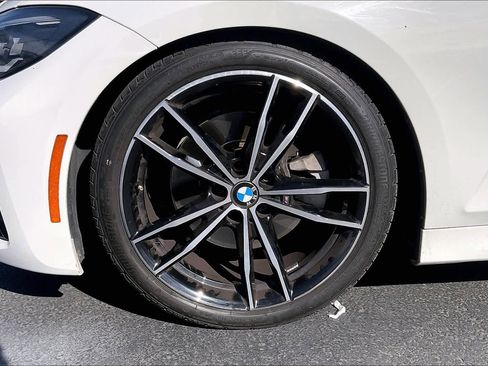 Used 2022 BMW 330i xDrive Sedan w/ M Sport Package image 12