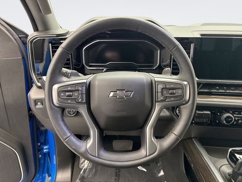 Used 2025 Chevrolet Silverado 1500 LT Trail Boss w/ Convenience Package II AWD/4WD image 12