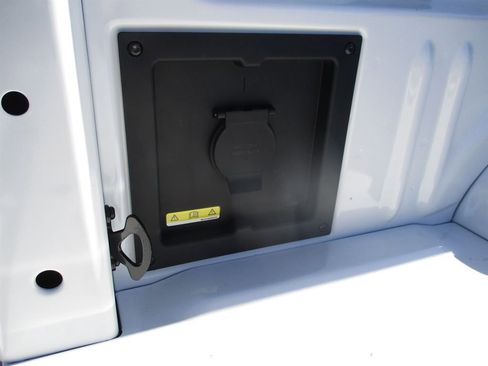 New 2025 Ford F150 Lariat w/ Equipment Group 502A High image 6