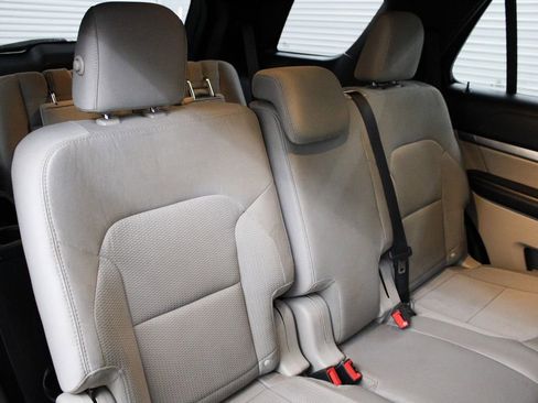 Used 2019 Ford Explorer XLT w/ Equipment Group 201A image 28