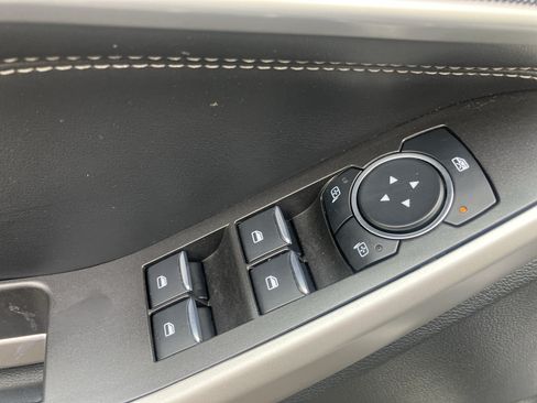 Used 2023 Ford Explorer XLT w/ Equipment Group 202A AWD/4WD image 19
