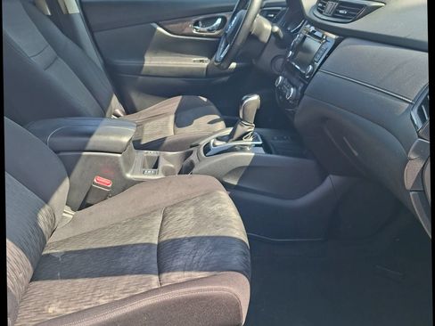 Used 2019 Nissan Rogue SV w/ Premium Package AWD/4WD image 10