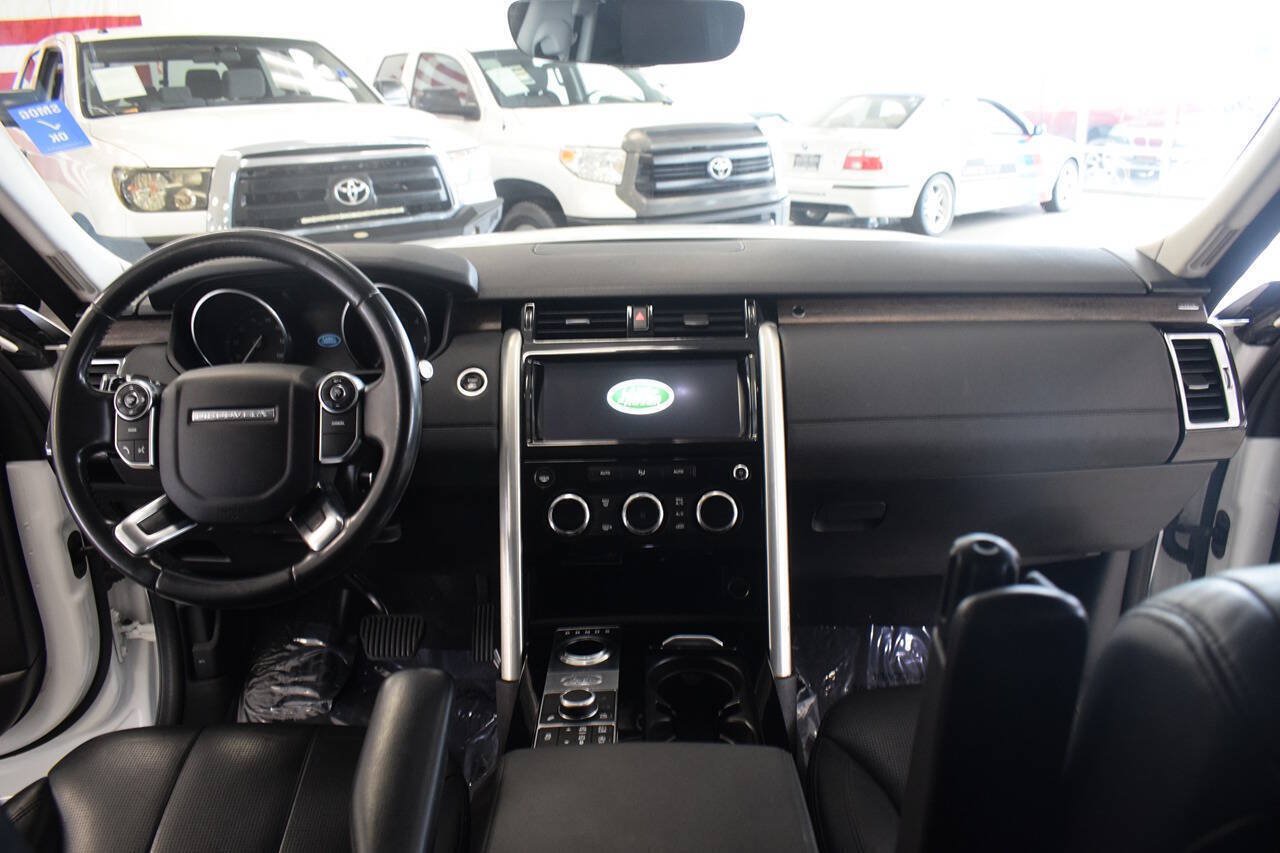 Used 2017 Land Rover Discovery HSE AWD/4WD image 29
