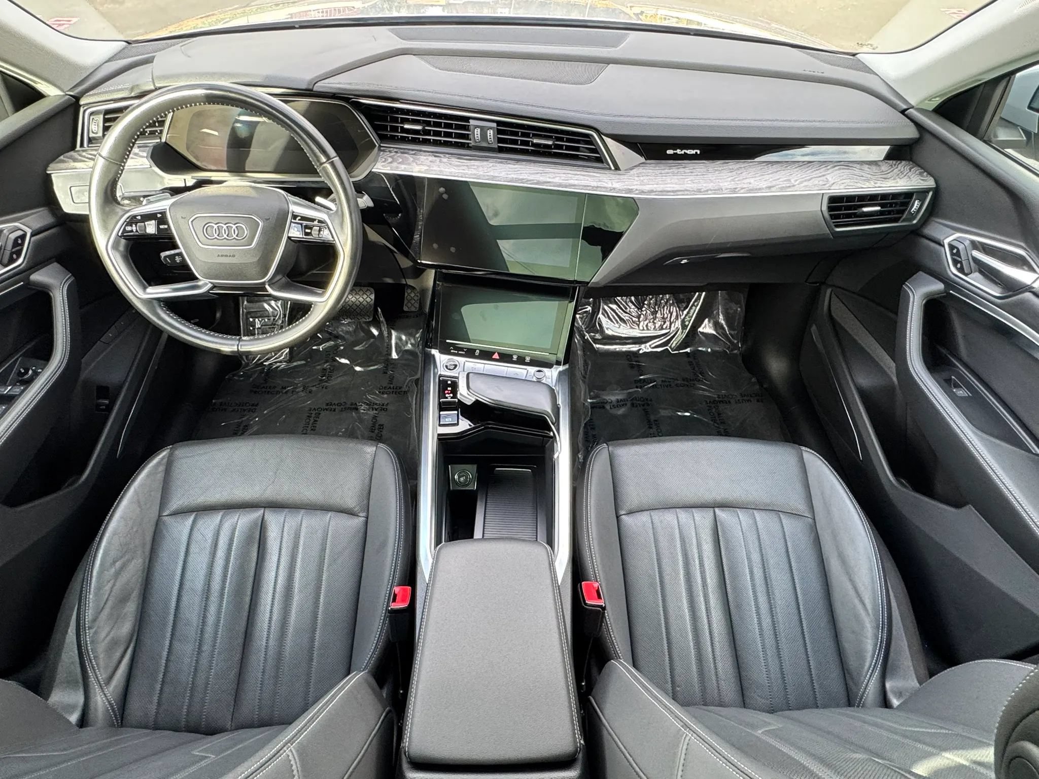 Used 2021 Audi e-tron Premium Plus w/ Premium Plus Package AWD/4WD image 26