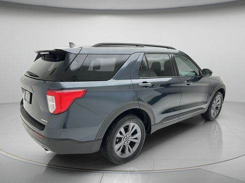 Used 2023 Ford Explorer XLT w/ Equipment Group 202A AWD/4WD image 5