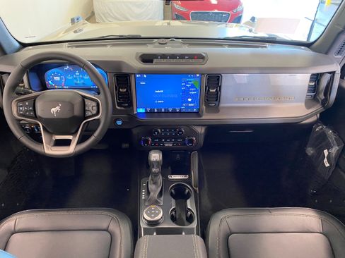 New 2026 Ford Bronco Badlands AWD/4WD image 10