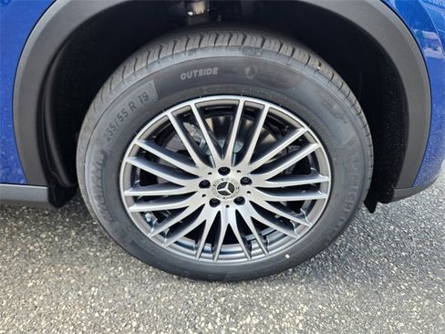 Certified 2025 Mercedes-Benz GLC 300 4MATIC image 18