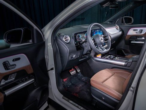 New 2025 Mercedes-Benz GLA 35 AMG 4MATIC image 10