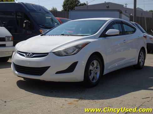 Used 2014 Hyundai Elantra SE FWD image 3