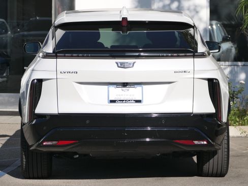 Certified 2024 Cadillac Lyriq Sport AWD/4WD image 4