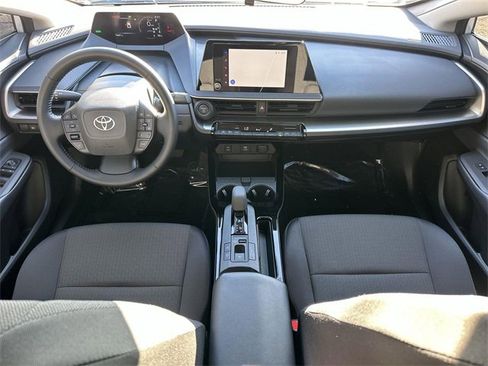 Used 2025 Toyota Prius LE image 19