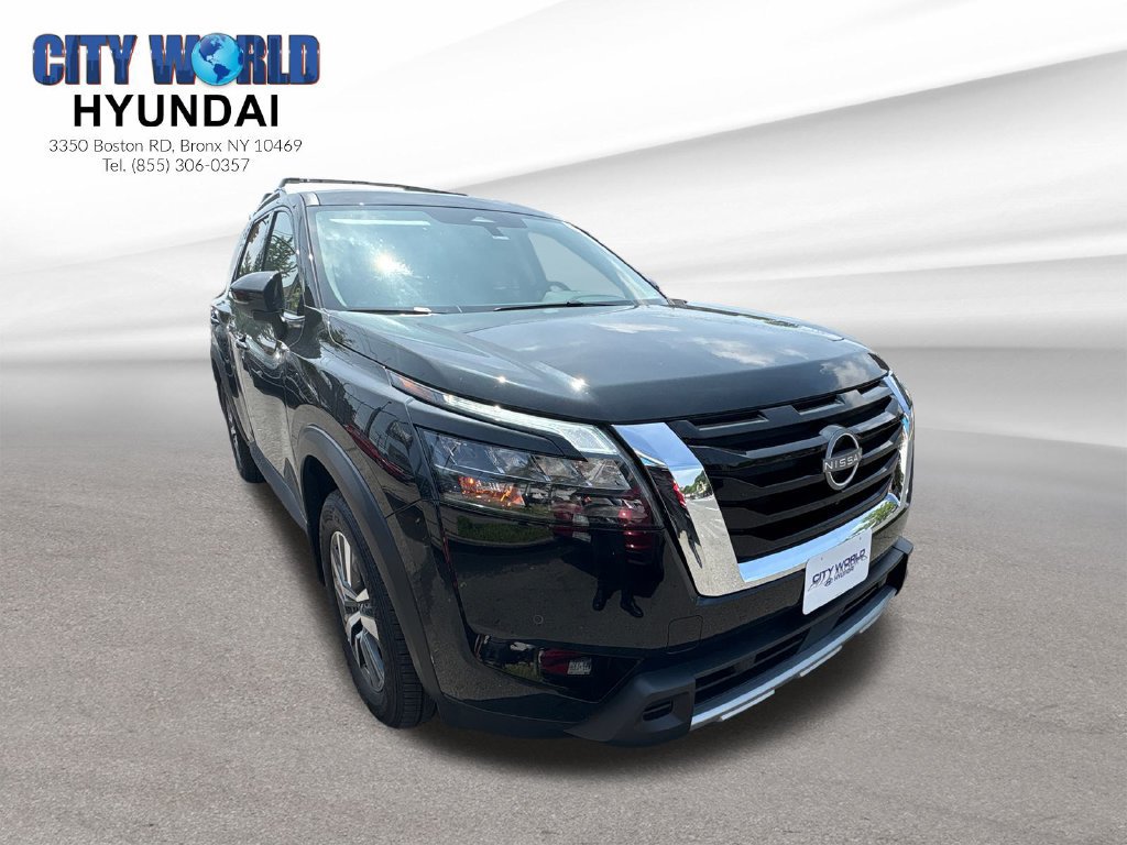 Used 2025 Nissan Pathfinder SL AWD/4WD image 7