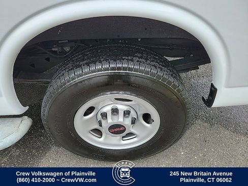Used 2023 GMC Savana 2500 w/ Driver Convenience Package image 9