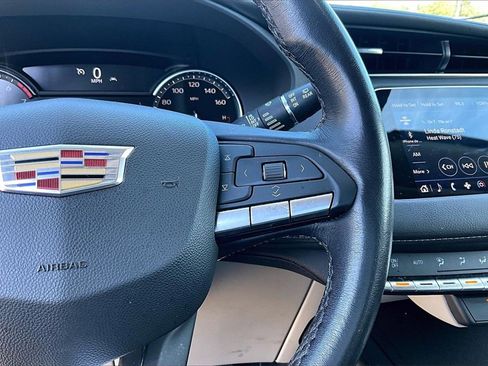Used 2022 Cadillac XT4 Luxury w/ Driver Awareness Package image 11