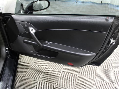 Used 2005 Chevrolet Corvette Convertible w/ Preferred Equipment Group image 13