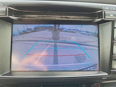 Used 2018 Toyota RAV4 LE w/ Carpet Mat Package AWD/4WD image 18