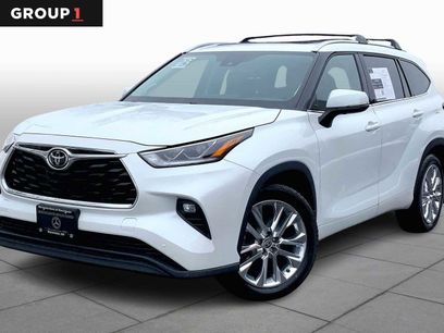 Used 2023 Toyota Highlander Limited