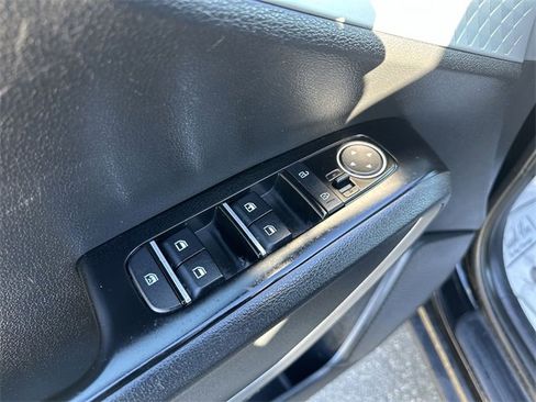 Used 2022 Kia Soul LX image 15