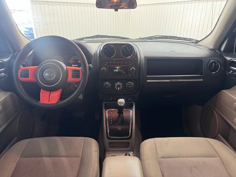 Used 2015 Jeep Patriot Sport image 17