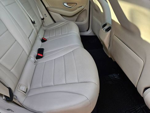 Used 2018 Mercedes-Benz GLC 300 w/ Premium Package image 14