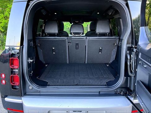 Used 2021 Land Rover Defender 110 S AWD/4WD image 31
