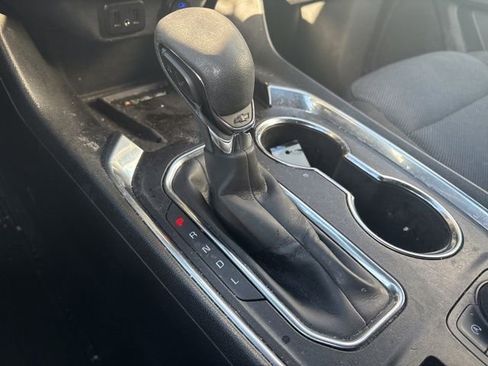 Used 2024 Chevrolet Traverse LT image 12