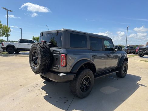 Used 2022 Ford Bronco Wildtrak image 5