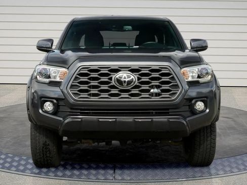 Used 2020 Toyota Tacoma TRD Off-Road w/ Technology Package AWD/4WD image 2