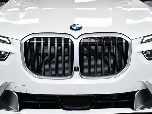 Used 2026 BMW X7 xDrive40i image 99