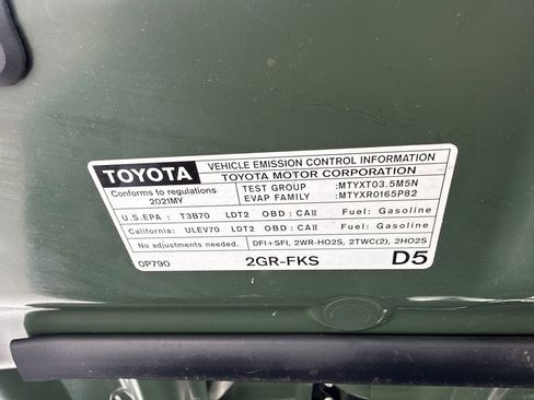 Used 2021 Toyota Tacoma TRD Sport w/ TRD Premium Sport Package AWD/4WD image 29